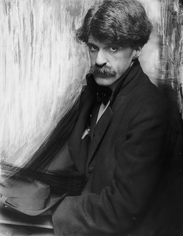 Alfred Stieglitz portrait photograph